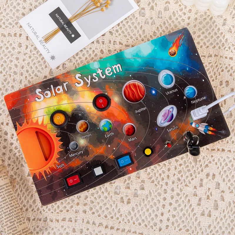 Montessori Busy Board Jouets mentaires oriels en bois avec interrupteur à lumière LED, Tableau de commande, Activités de voyage, Jeux pour enfants, 2-4 ans